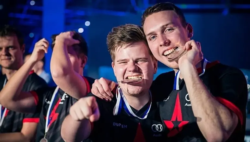 Esport jak zacząć: Kluczowe kroki do sukcesu w e-sporcie
