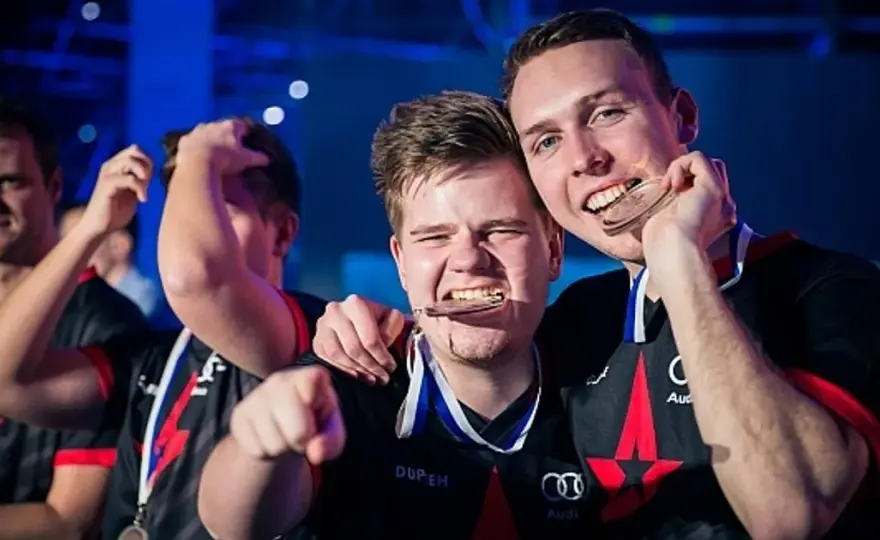 Esport jak zacząć: Kluczowe kroki do sukcesu w e-sporcie